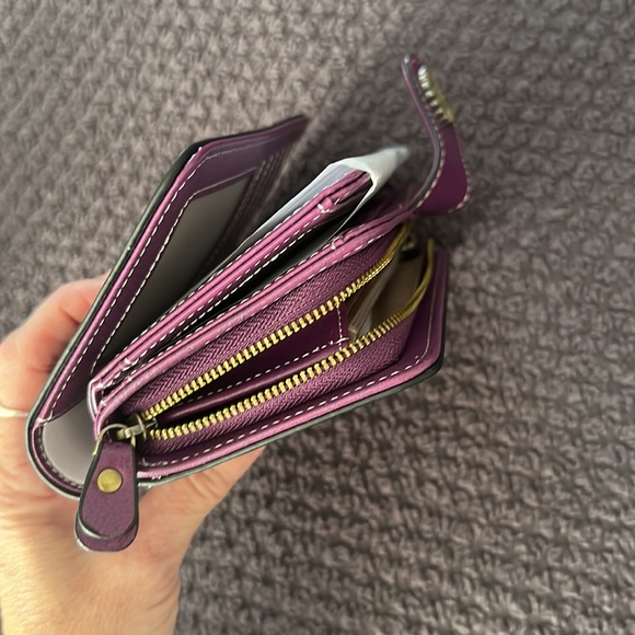 Brand New multi compartment wallet - Picture 5 of 5